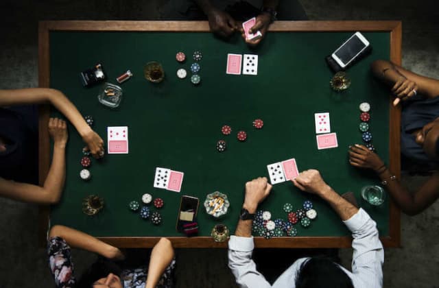 Cách chơi Poker với các luật cơ bản